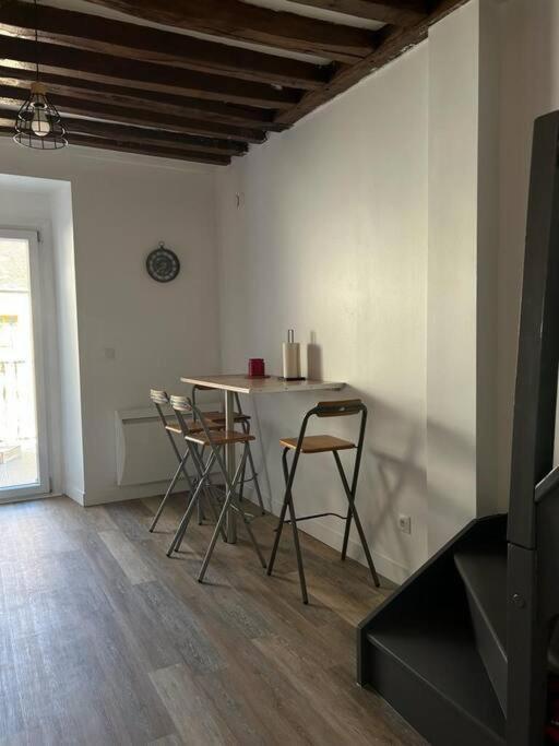Appartement Plein De Charme Coignieres Exterior photo