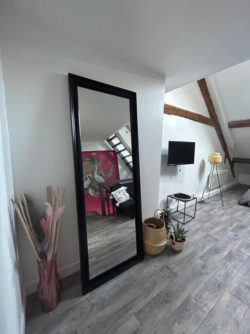 Appartement Plein De Charme Coignieres Exterior photo